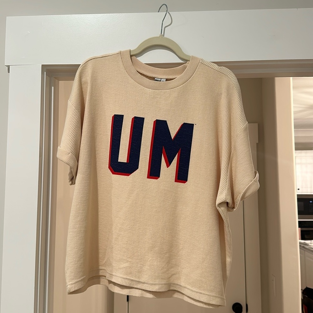Corduroy short sleeve top. Ole Miss shirt. Size M. Great condition!